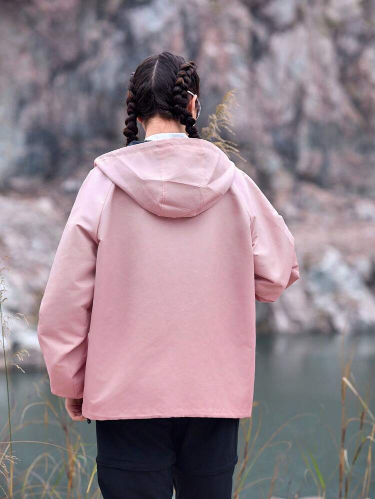 Letter Patch Zipper Closure Hooded Outdoor Softshell Jacket With Drawstring