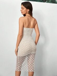 SHEIN Privé 波點網紗荷葉邊褶皺無肩帶裙子 - 白色 - 查看 2