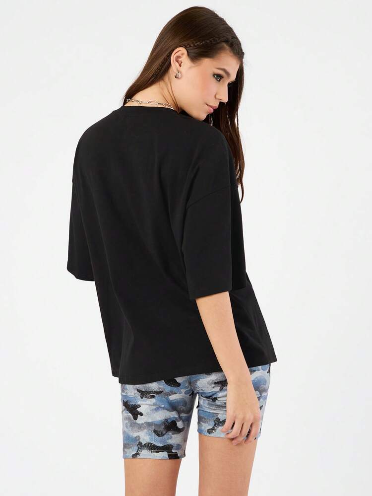 Loose Fit Round Neck Letter Print Top And Camouflage Print Shorts