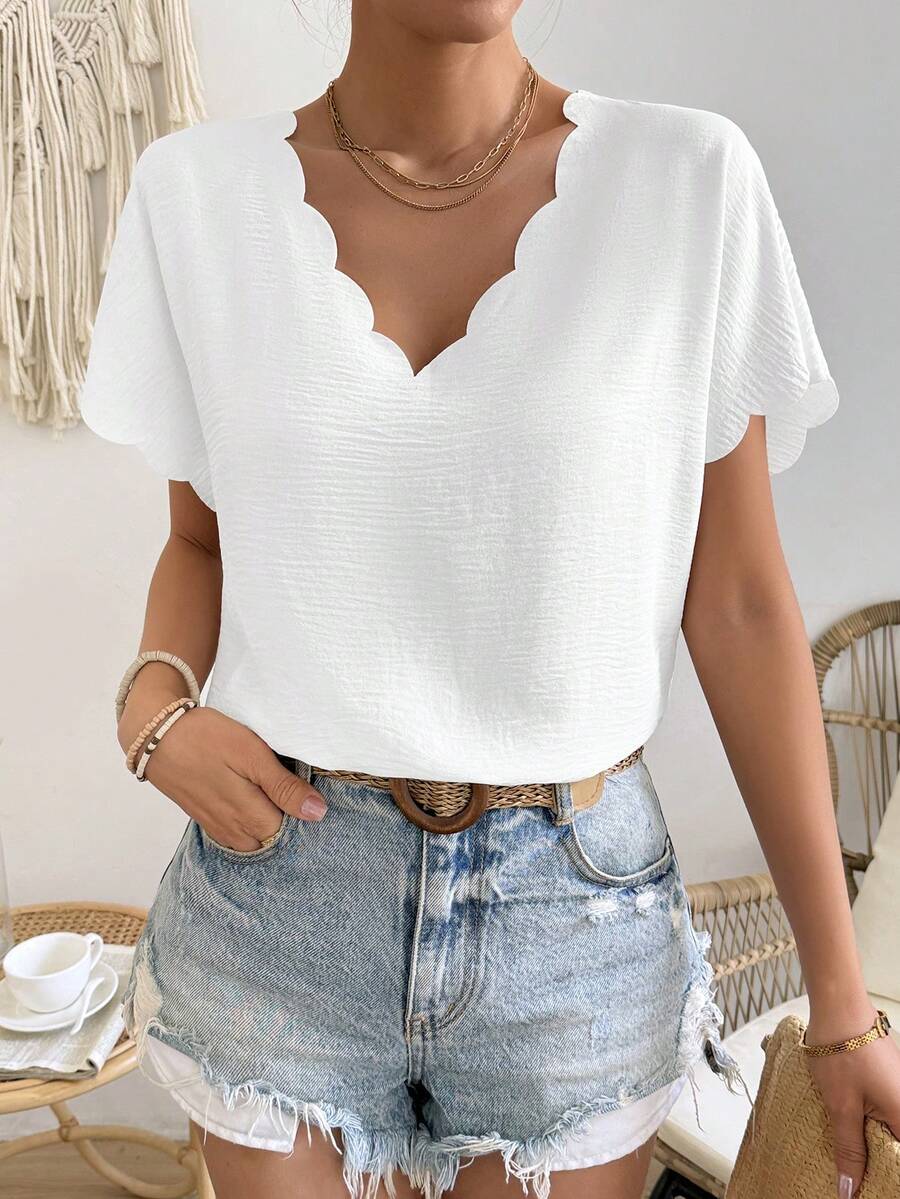 SHEIN Frenchy 女士實色蝙蝠短袖上衣,帶有彎曲的下擺 - 白色 - 查看 1