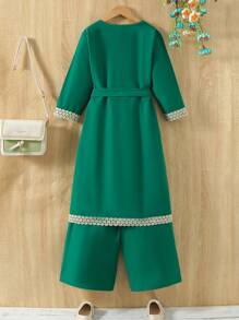 SHEIN 青少女肋骨紋織花褶邊細肩帶上衣,金色蕾絲修飾襯衫,配帶腰帶長褲裝