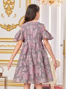 SHEIN Vestido Floral Encantador Para Niñas Preadolescentes Con Cuello Redondo, Hombros Descubiertos Y Mangas Con Volantes Y Bordado - Rosa - Ver 2