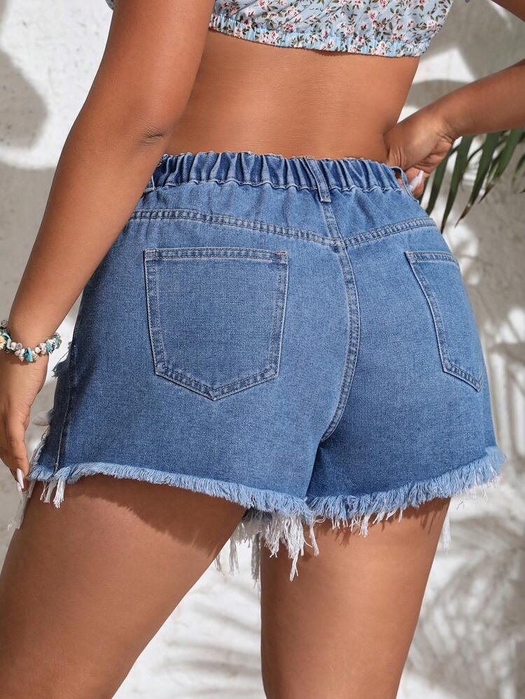 Plus Size Frayed Hem Distressed Denim Shorts With Tassels
