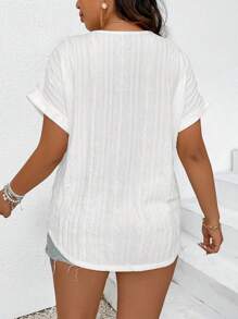 SHEIN Frenchy Kích thước lớn Màu thuần Cổ chữ V Textured Lỏng lẻo Ngắn tay Áo thun - trắng - Xem 2