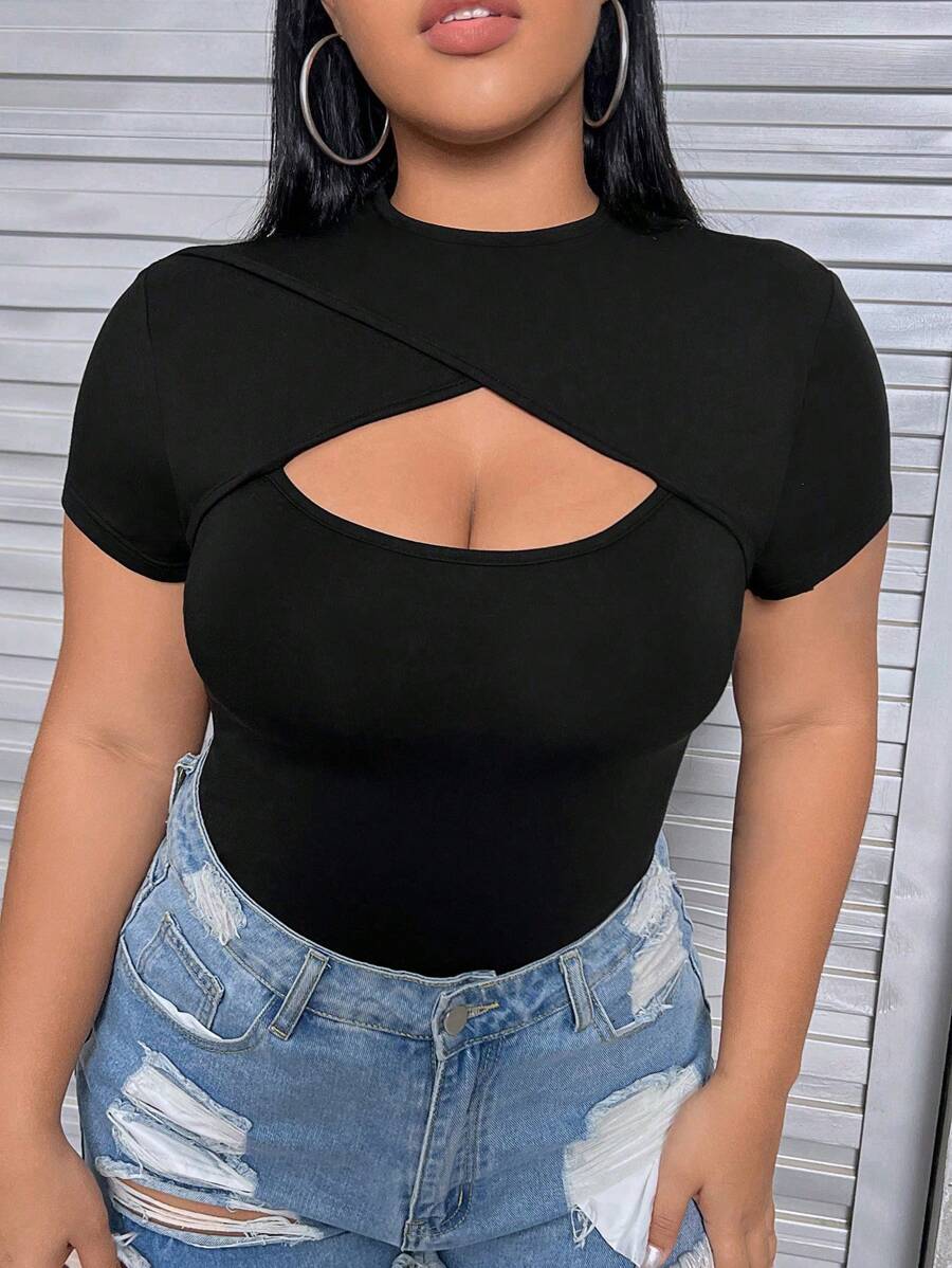 SHEIN EZwear Plus Size Solid Color Cut Out Front Corset Black Tee - Black - View 1