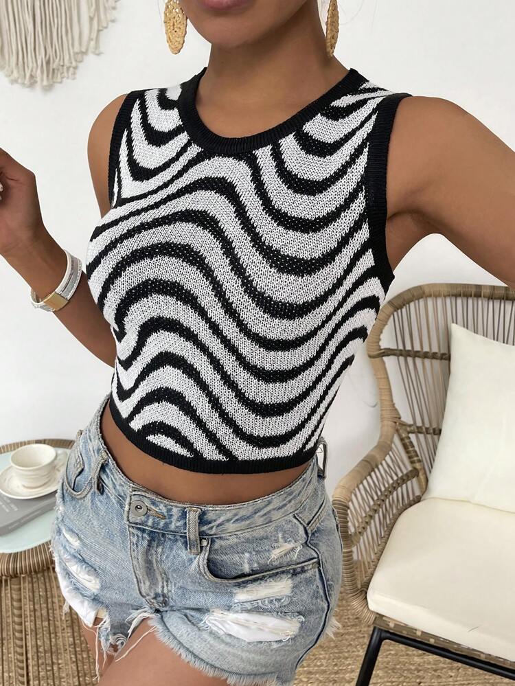 Color Block Short Knit Sweater Vest With Wavy Pattern