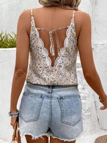 SHEIN Frenchy Camiseta Pequeña Estampada Con Flores Estilo Francés Con Encaje Y Lazada Trasera