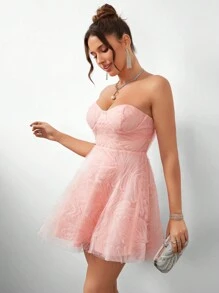 SHEIN Belle 浪漫的3d花卉布料,無肩帶蓬松女式雞尾酒派對裙 - 粉色 - 查看 2