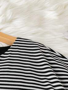 SHEIN LUNE 大尺碼女士圓領條紋蝙蝠袖t恤 - 黑與白 - 查看 3