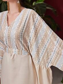 Al Najma In Hình học Cổ chữ V Eo Áo choàng Thổ Nhĩ Kỳ Với Vá lại Chi tiết - Màu be - Xem 2