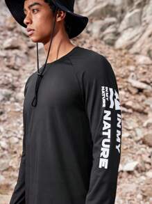 SHEIN In My Nature 男士戶外對比色字母印花T恤，登山服