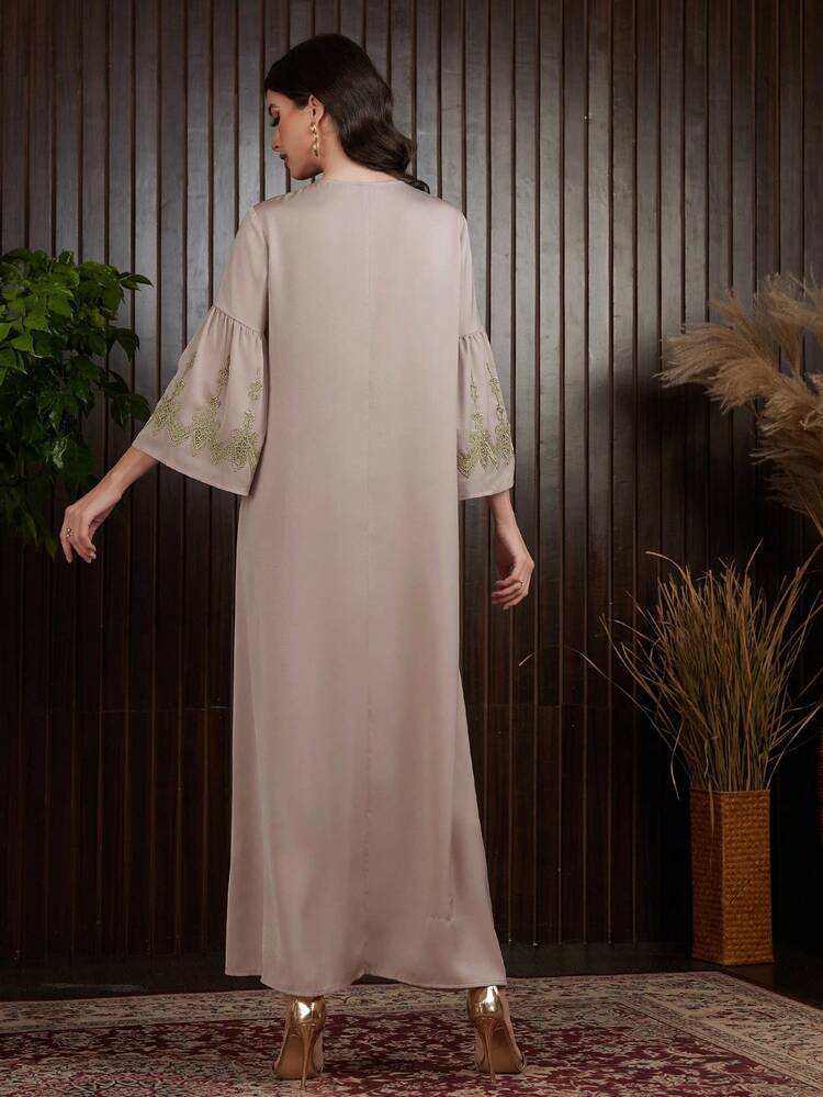 Colorblock Soluble Lace Round Neck Kaftan Dress With Cinching Waist