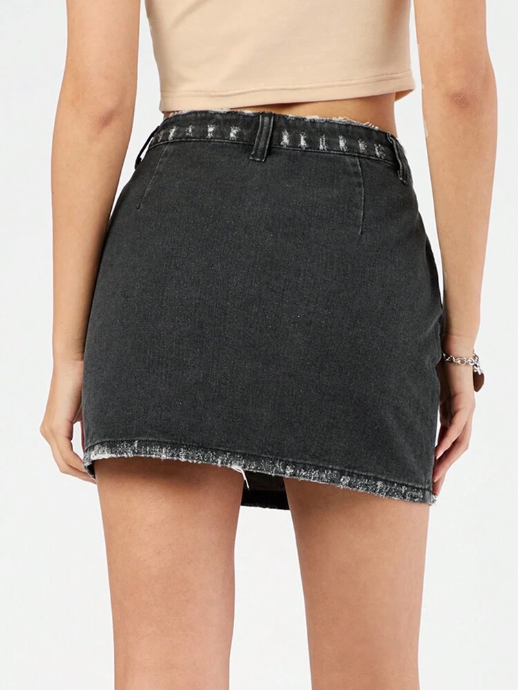 Straight Denim Skirt With Oblique Pockets And Fringed Hem