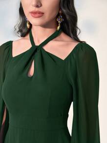 Modelyn 撞色网眼斗篷袖松紧腰连衣裙