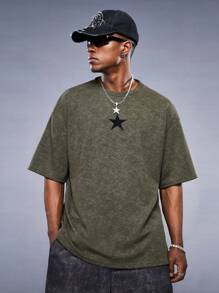 Manfinity RebelGame Men's Knitted Casual T-Shirt With Starry Print - Green - View 1