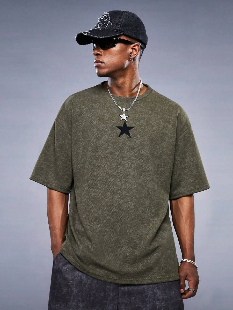 Manfinity RebelGame Men's Knitted Casual T-Shirt With Starry Print - Green - View 1