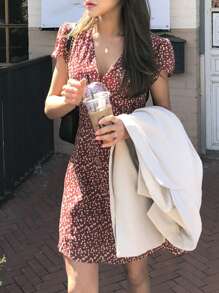 DAZY 女士碎花V领系腰连衣裙夏季吊带裙度假装 - 紅色 - 查看 3