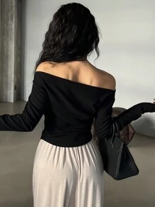 DAZY 露肩修身褶饰长袖T恤，秋季女装 - 黑色 - 查看 3