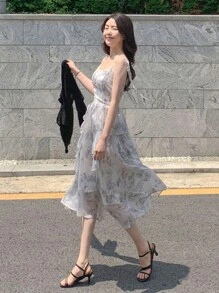 DAZY Damen elegantes Sommerkleid mit floraler Bedruckung, geraffter Taille und Rüschensaum an den Trägern, Lässig Damenkleid