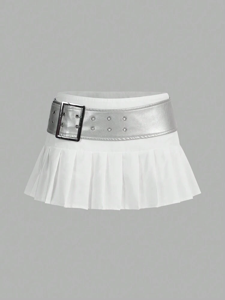 Low Waist Wide Pleated White Mini Skirt With Silver Metallic Pu Belt Decoration