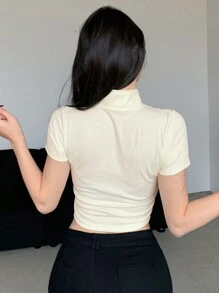 DAZY Của phụ nữ Màu thuần Đồ đan Ribbed Đứng cổ áo Ngắn tay Quần skinny Thon gọn Áo thun - Màu be - Xem 5