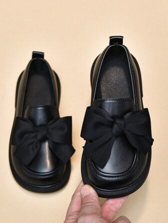 Kids' Flat Shoes With Round Toe, Bowknot Detail And Low Cut Design