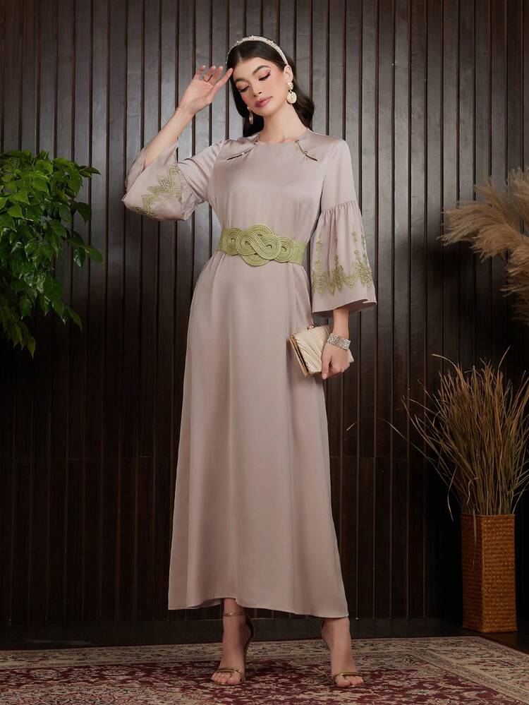 Colorblock Soluble Lace Round Neck Kaftan Dress With Cinching Waist