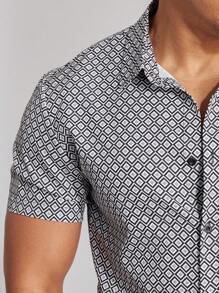 Manfinity Homme Geometric Print Buttoned Short Sleeve Shirt Slim Fit Button Up Graphic Plaid Regular Shirts Husband - Dark Grey - View 3