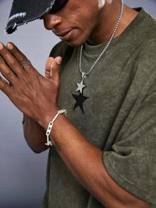 Manfinity RebelGame Men's Knitted Casual T-Shirt With Starry Print - Green - View 4