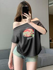 DAZY Asymmetrical Neck Letter Printed Pleated T-Shirt - Grey - View 4