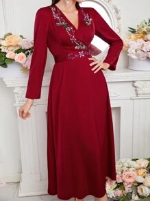 Modelyn 勃艮第红色钻石装饰 V 领收腰连衣裙长款晚礼服