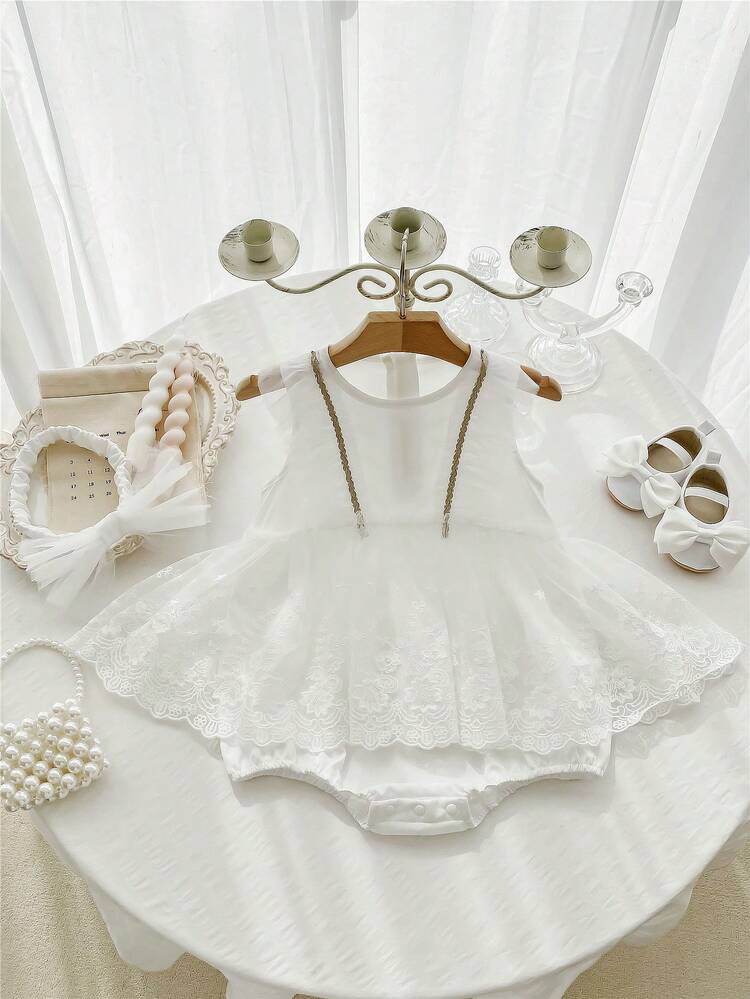 Baby Girl White Lace Spliced Waist Cinched Bodysuit