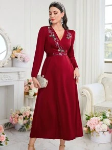 Modelyn 勃艮第红色钻石装饰 V 领收腰连衣裙长款晚礼服