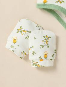 SHEIN Baby Girl Flower Printed Short Sleeve Bodysuit And Shorts Set, Includes Headband, Drool Bibs And Gloves