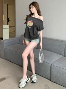 DAZY Asymmetrical Neck Letter Printed Pleated T-Shirt - Grey - View 3