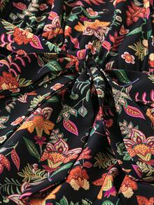 SHEIN Clasi 大尺寸女裝花卉印花v領短袖連衣裙 - 彩色 - 查看 5