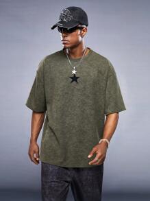 Manfinity RebelGame Men's Knitted Casual T-Shirt With Starry Print - Green - View 3