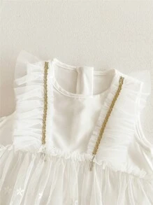 Monos Para Bebé Con Encaje Blanco Y Cintura Abrochada