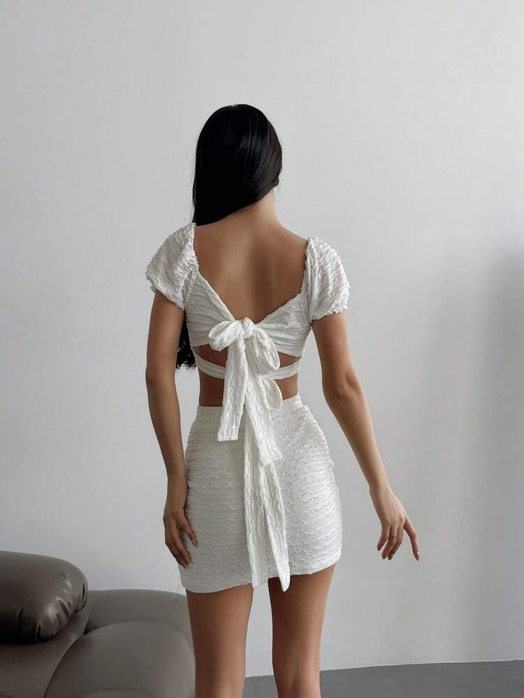 Women's Solid Textured Twist Crop Top And Skirt Set