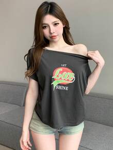 DAZY Asymmetrical Neck Letter Printed Pleated T-Shirt - Grey - View 6