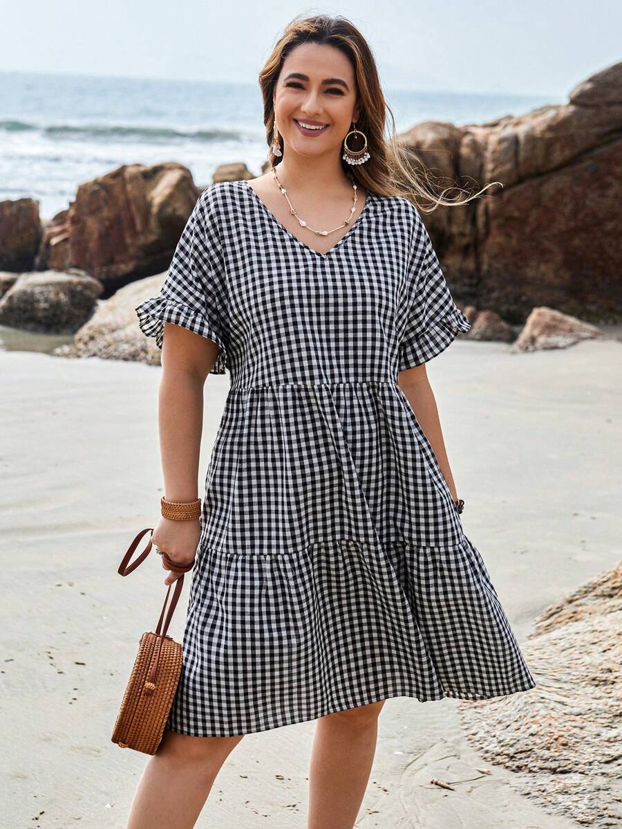 EMERY ROSE 夏季加大尺碼女裝格紋v領荷葉邊媽寶裝連衣裙 - 黑與白 - 查看 1