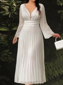 SHEIN Belle 大碼深V領荷葉袖百褶雪紡洋裝 - 白色 - 查看 3