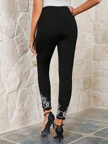 SHEIN Clasi Của phụ nữ Định vị In Xu hướng: Cắt giảm Viền sò Xà cạp - màu đen - Xem 2