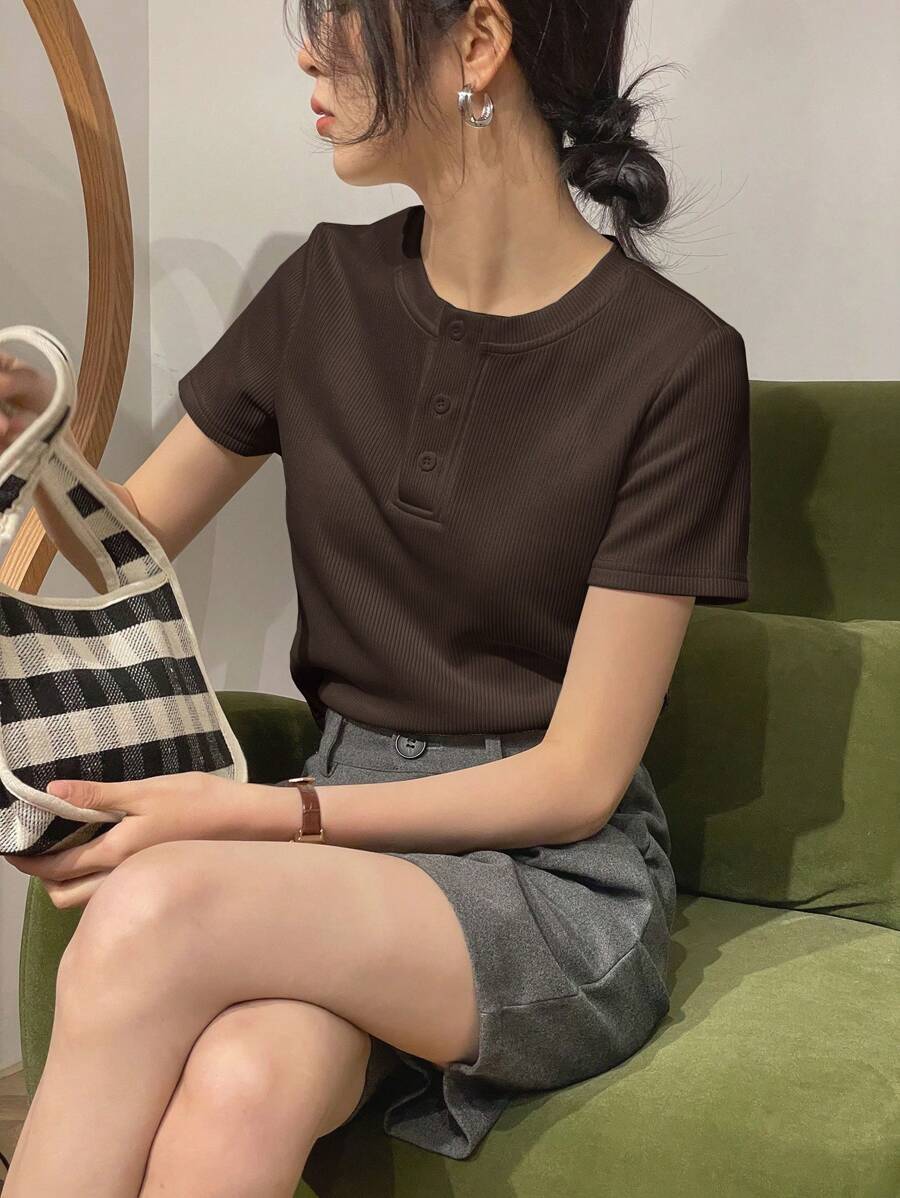 DAZY 纯色罗纹针织短袖T恤夏季学院风上衣 - 咖啡棕 - 查看 1