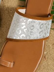 Của phụ nữ Đúng mốt bờ biển Kỳ nghỉ Vòng ngón chân Dép phẳng Với Vá lại Thiết kế - Bạc - Xem 6