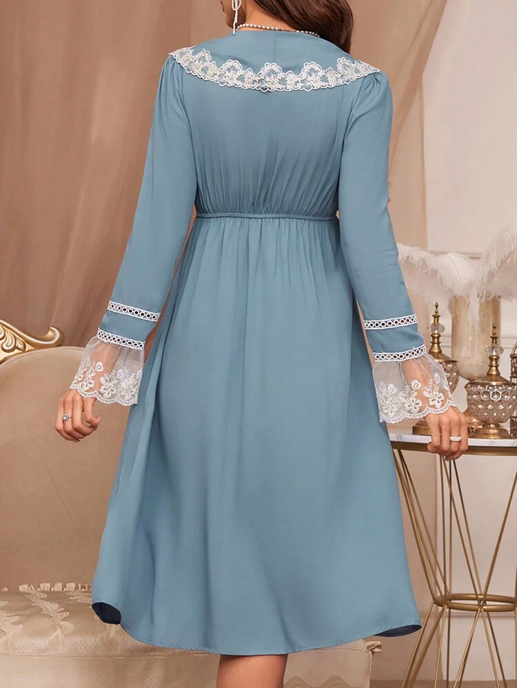 Contrast Color Lace Decor Belted Robe