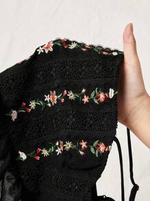 Soleia Haut De Camisole Brodé Floral Vintage