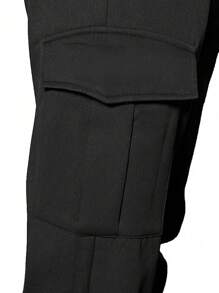Manfinity Homme Pantalones de carga largos y cónicos para hombre en color negro liso, con recubrimiento térmico en su interior, cintura ajustable con cordón, bolsillo de solapa en el lateral, ideal para salir