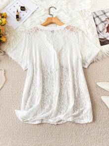 SHEIN Clasi 大尺寸缺口領口蕾絲短袖上衣 - 米色 - 查看 2