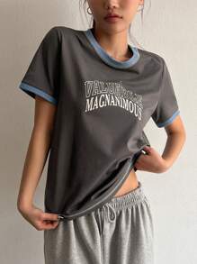 DAZY Farbblock, locker geschnittenes Kurzarm T-Shirt mit Buchstaben-Muster und Faden-Detail Dekoration, Herbstkleidung Preppy Oberteile Grafik Tee